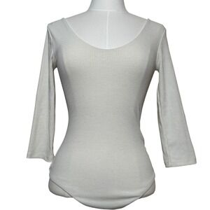 H M Ribbed Knit 3/4 Sleeve Scoop Neck Bodysuit Cream White XS Fitted Stretch